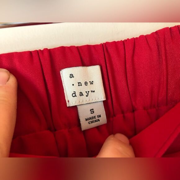 📳 A New Day | NEW Red Puffed Up Skirt - Picture 4 of 5